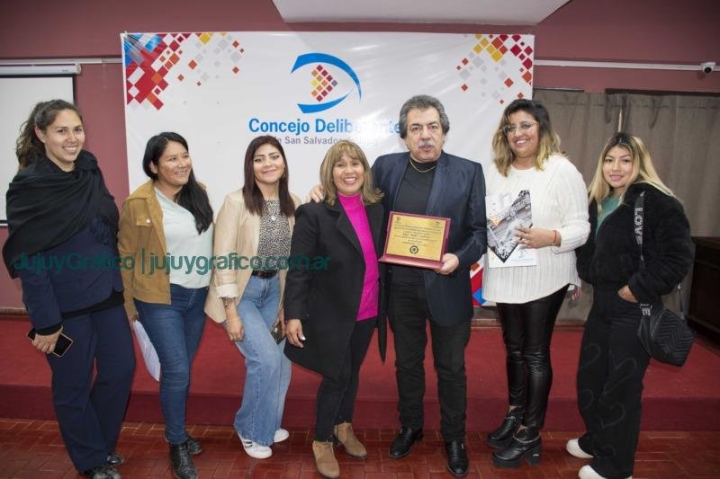 Concejo Deliberante honra a Nino Fuentes por su legado musical en Fiesta Nacional de Estudiantes 4 Concejo Deliberante honra a Nino Fuentes por su legado musical en Fiesta Nacional de Estudiantes 4